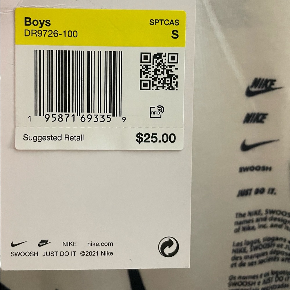 Boys White & navy blue NIKE T-shirt - Picture 2 of 3